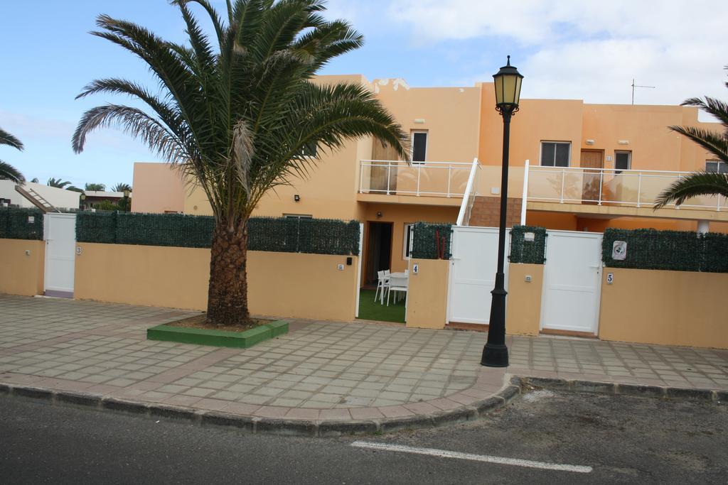 Anju Villas Los Delfines Bravo'S Apartments Corralejo Bagian luar foto