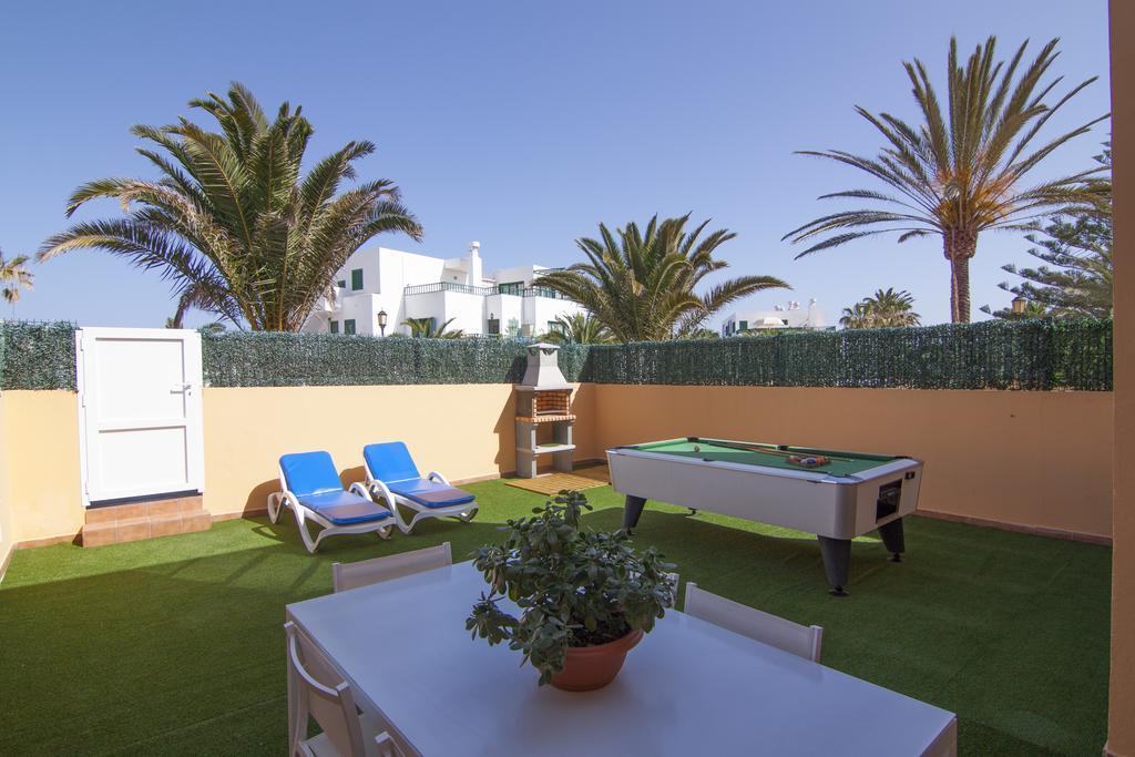 Anju Villas Los Delfines Bravo'S Apartments Corralejo Bagian luar foto