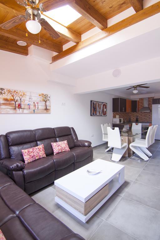 Anju Villas Los Delfines Bravo'S Apartments Corralejo Bagian luar foto