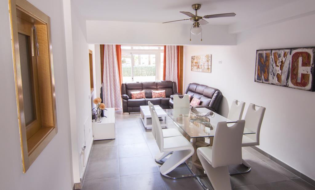 Anju Villas Los Delfines Bravo'S Apartments Corralejo Bagian luar foto