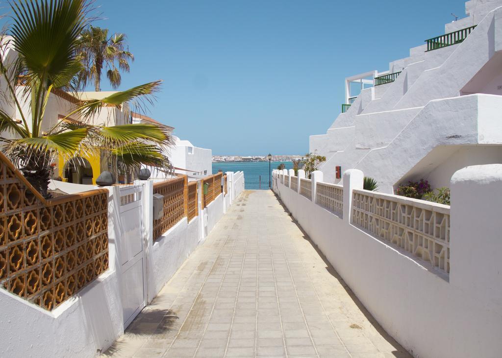 Anju Villas Los Delfines Bravo'S Apartments Corralejo Bagian luar foto